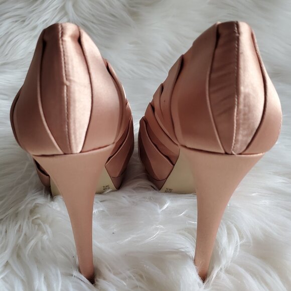BCBGMAXAZRIA Pink Satin Peep Toe Pumps SZ 8.5 - Picture 6 of 14